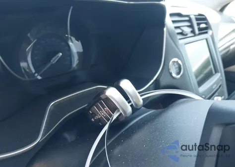 2017 Ford Fusion Titanium z USA, uszkodzony, nr VIN 3FA6P0K92HR215107